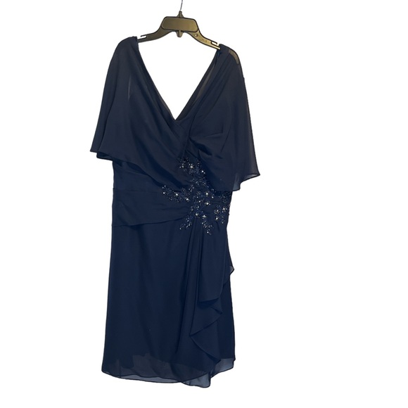 Mother of the bride navy sequin knee length dress. Perfect for spring or summer! - Picture 1 of 3
